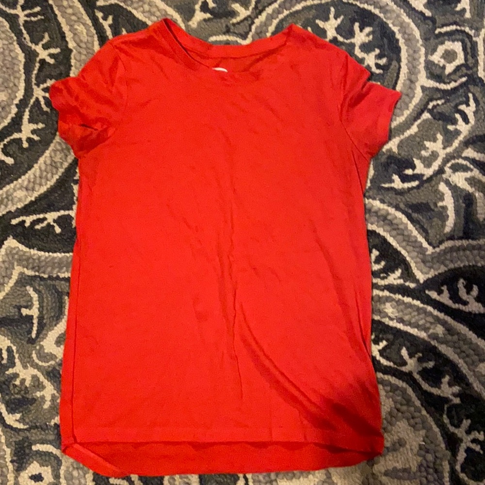 red tee shirt